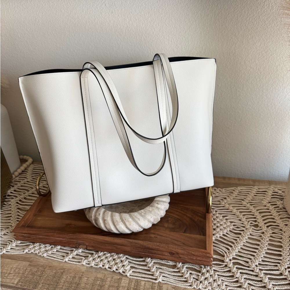 Universal Thread Elegant White Tote Bag with gold zipper
